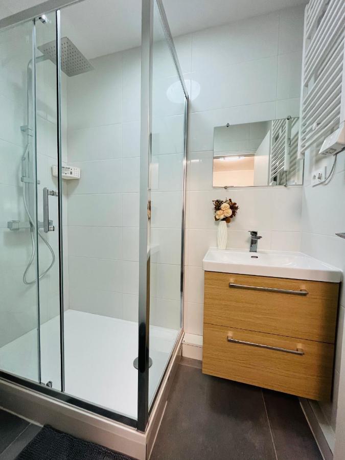 Dream Dwell Paris-Two Bedrooms Apart Near Gare Du Nord Exterior photo